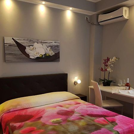 Cristal Rooms Piacenza Luaran gambar