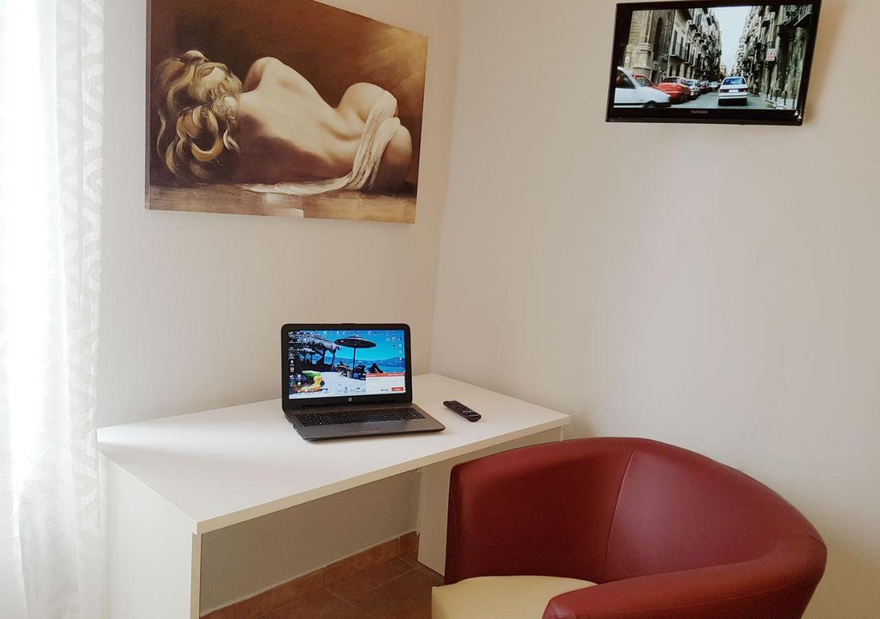 Cristal Rooms Piacenza Luaran gambar