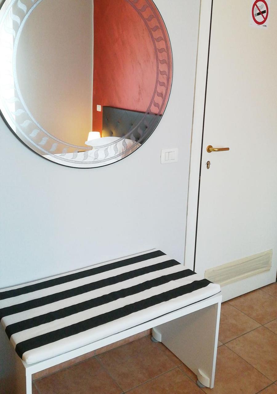 Cristal Rooms Piacenza Luaran gambar