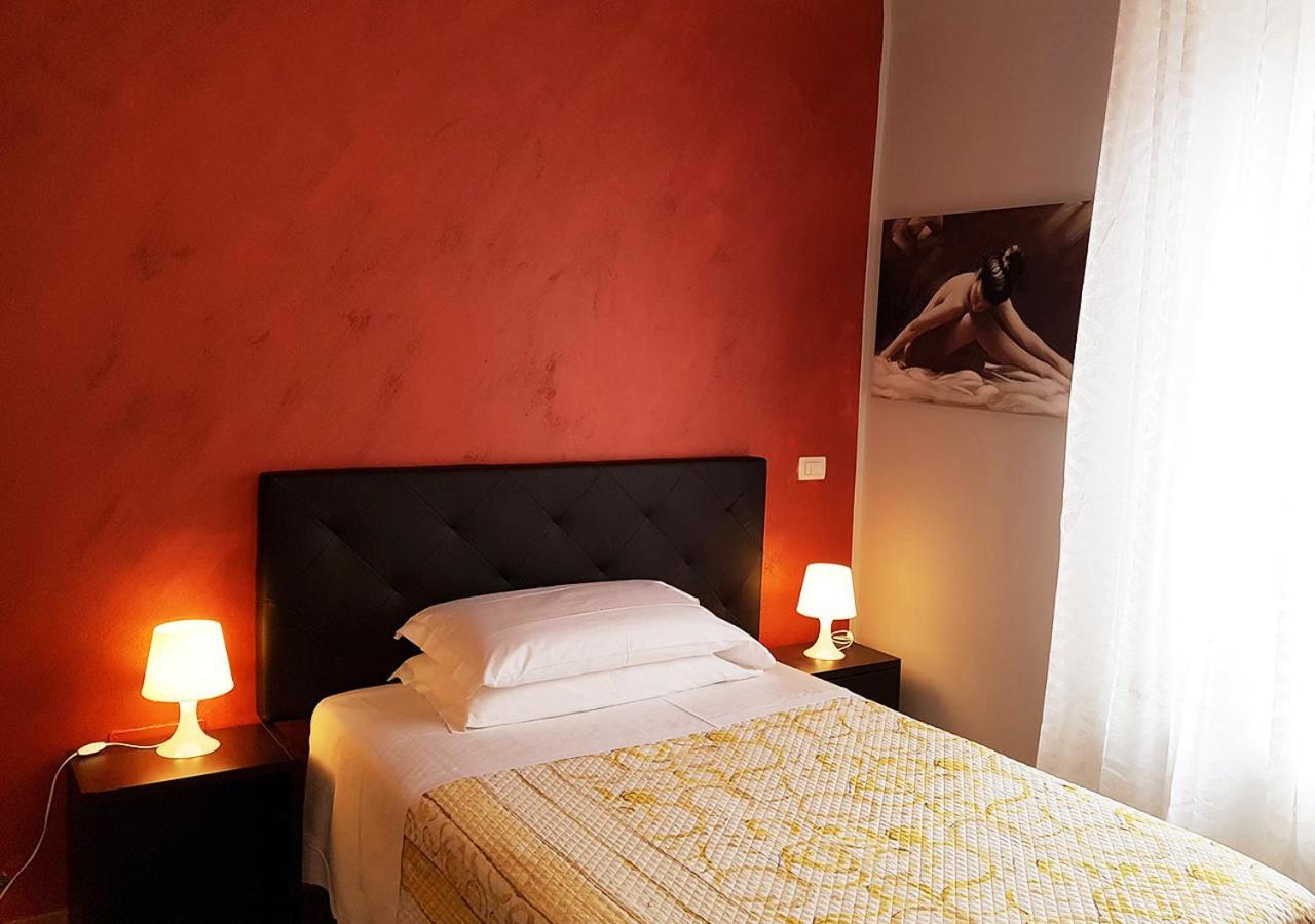 Cristal Rooms Piacenza Luaran gambar