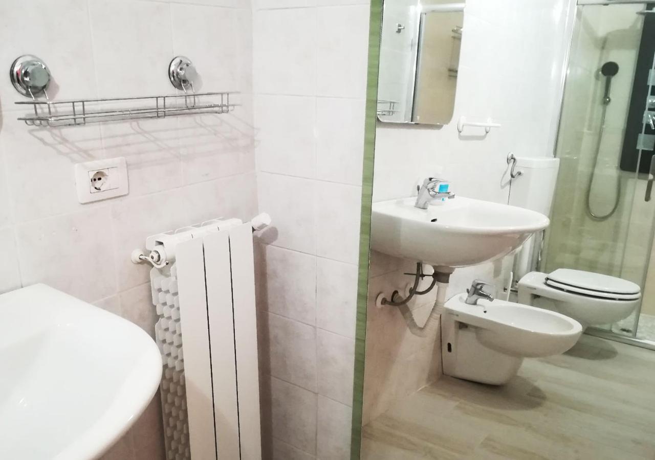 Cristal Rooms Piacenza Luaran gambar